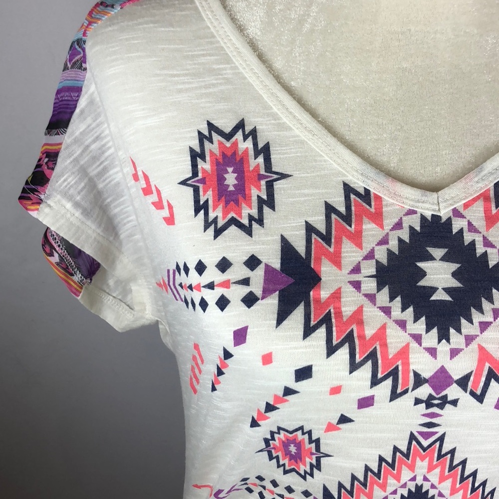 Spoiled Aztec Top - Picture 2 of 8